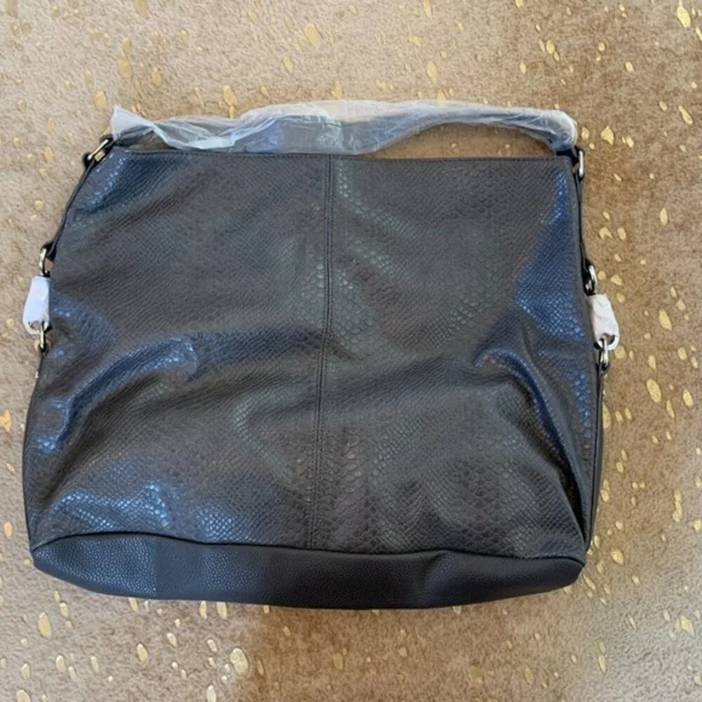 Thirty-One Fashion Games in City Charcoal Snake